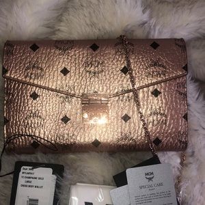 Patricia Crossbody Wallet in Visetos